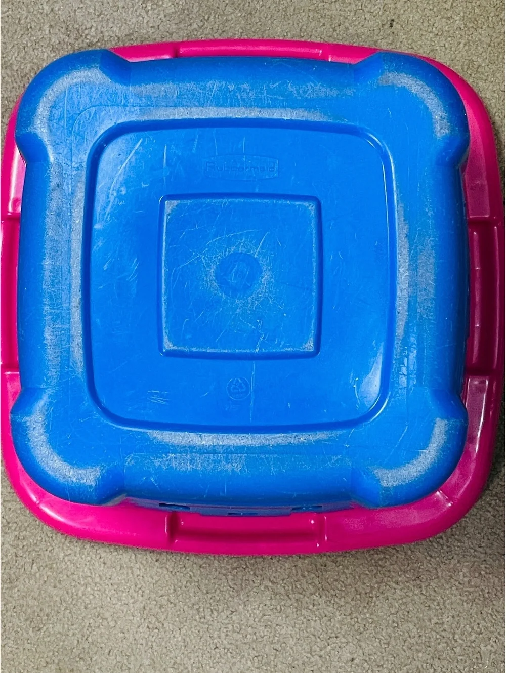 Rubbermaid this vintage